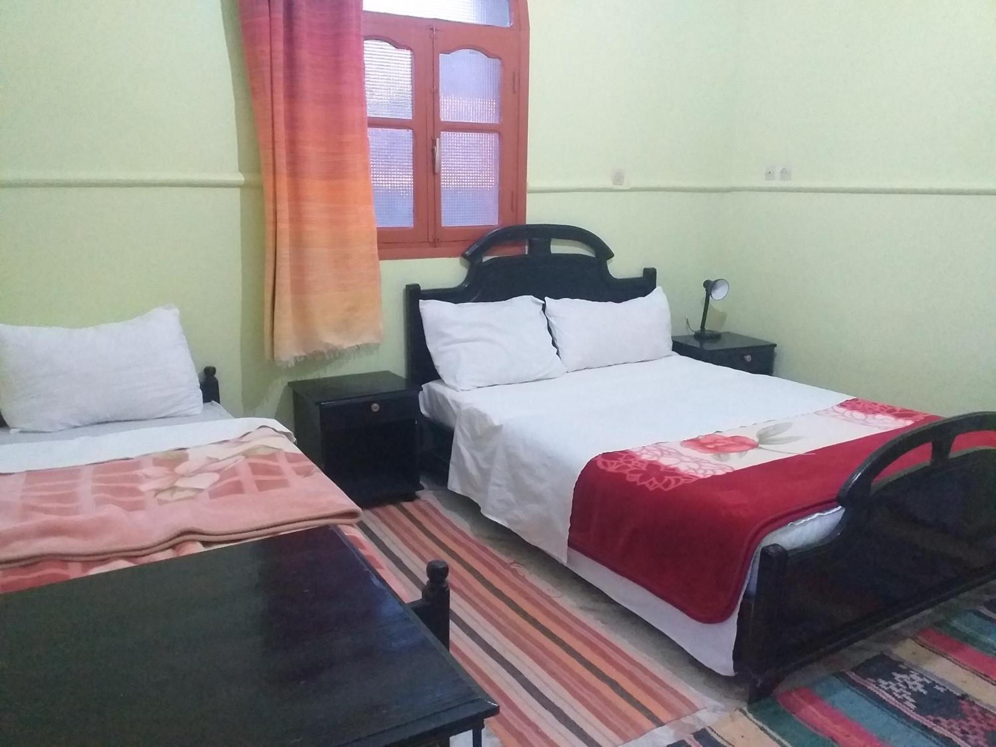 Kasbah Hotel Camping Jurassique Ifri Bilik gambar